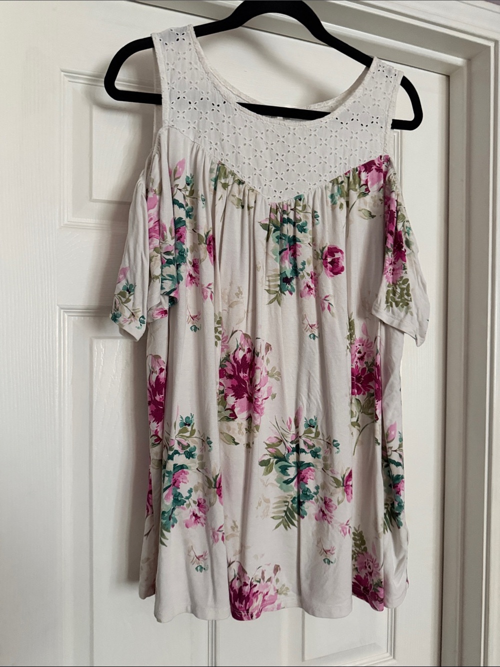 torrid Cream Floral Cold-Shoulder Tunic with Eyelet Yoke